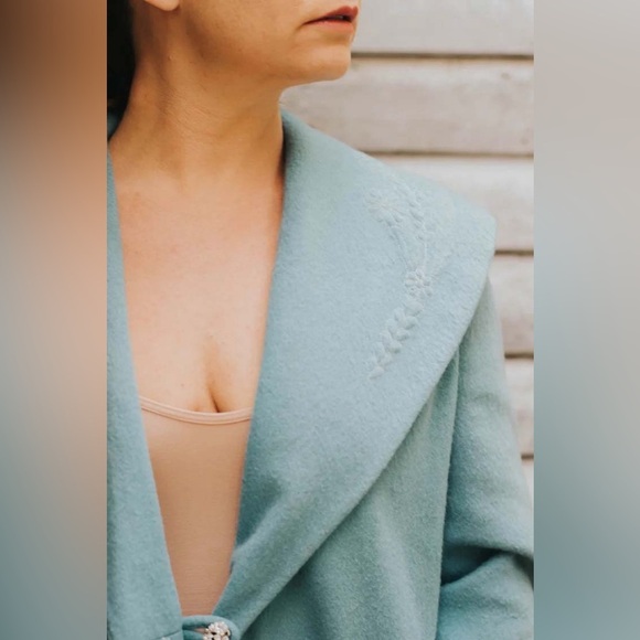 Vintage 1950s–60s teal wool coat featuring a silk lining. Size M. - Picture 6 of 6